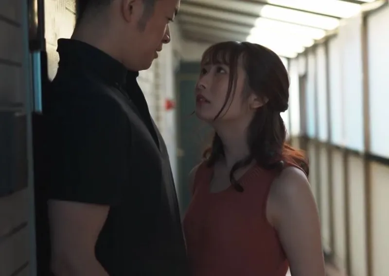 Người vợ mang thai, tôi bị hấp dẫn bởi bà xã nhà cạnh bên thường ở nhà một mình
